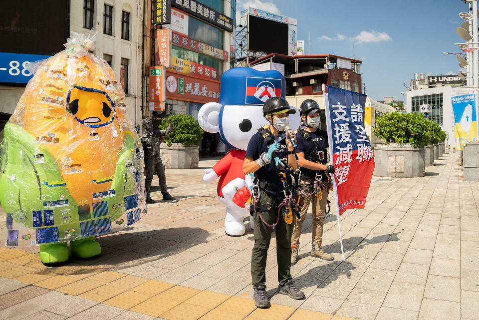 2022年9月8日，綠色和平於西門町街頭舉辦記者會，要求身為零售通路企業龍頭的全聯積極負起責任，從源頭減少使用塑膠包裝，為消費者提供更多無塑的選擇，一同守護臺灣自然生態。