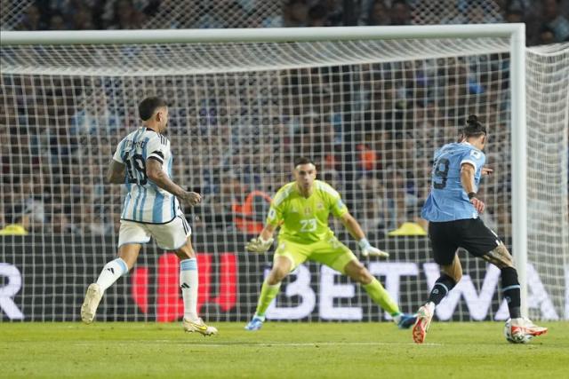 Cómo salio Uruguay vs Brasil por Eliminatorias 2026: goles