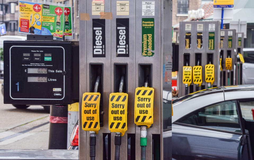 'Sorry Out Of Use' signs seen at an empty Texaco gas station in central London. Many stations have run out of petrol due to a shortage of truck drivers, linked to Brexit and panic buying. (Photo by Vuk Valcic / SOPA Images/Sipa USA)