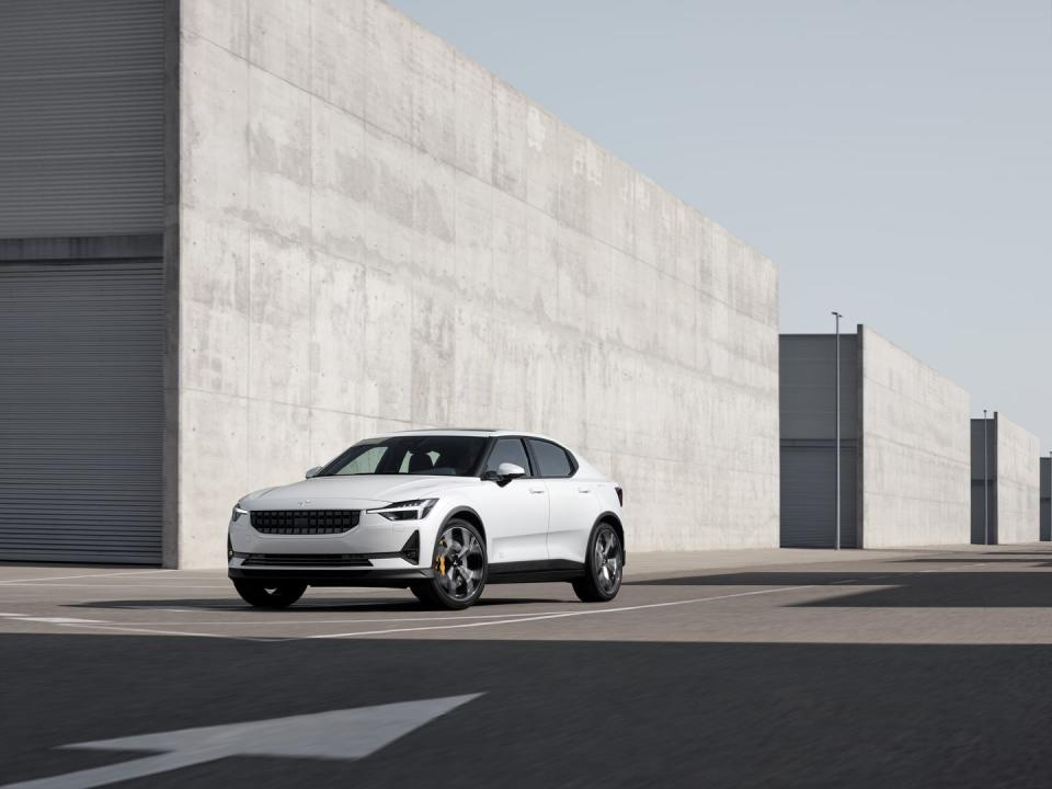 <p>An amalgam of SUV and coupe, the Polestar 2 is a hatchback with a fast roofline that gives it unmistakable three-box proportions, but its raised ride height and plastic lower-body cladding suggest today's un-sedans.</p>