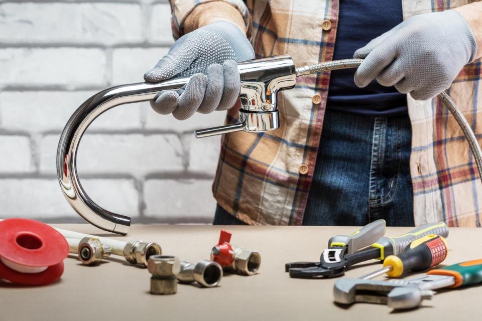 How to Start a Plumbing Business 