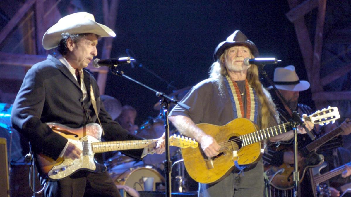 Bob Dylan co-headlining Willie Nelson's Outlaw music fest - Los Angeles  Times