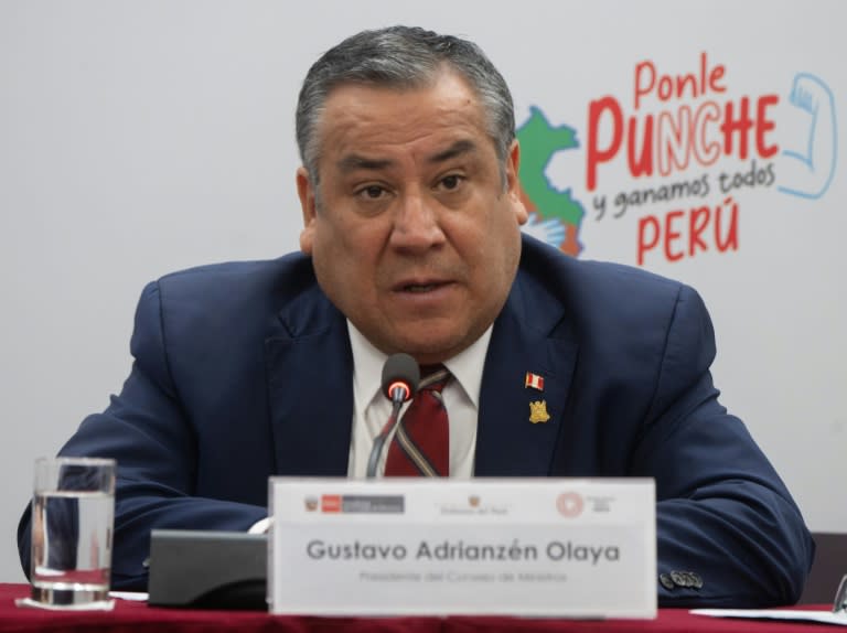El presidente del Consejo de Ministros de Perú, Gustavo Adrianzén, en un encuentro con la prensa extranjera, en Lima, el 17 de junio de 2024 (Cris Bouroncle)