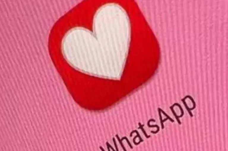 El ícono del corazón reemplazado por el logo clásico de WhatsApp, muy utilizado en la previa de San Valentín 