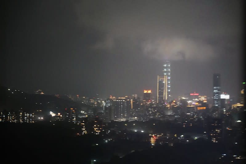 台北六福萬怡酒店｜防疫旅館初體驗