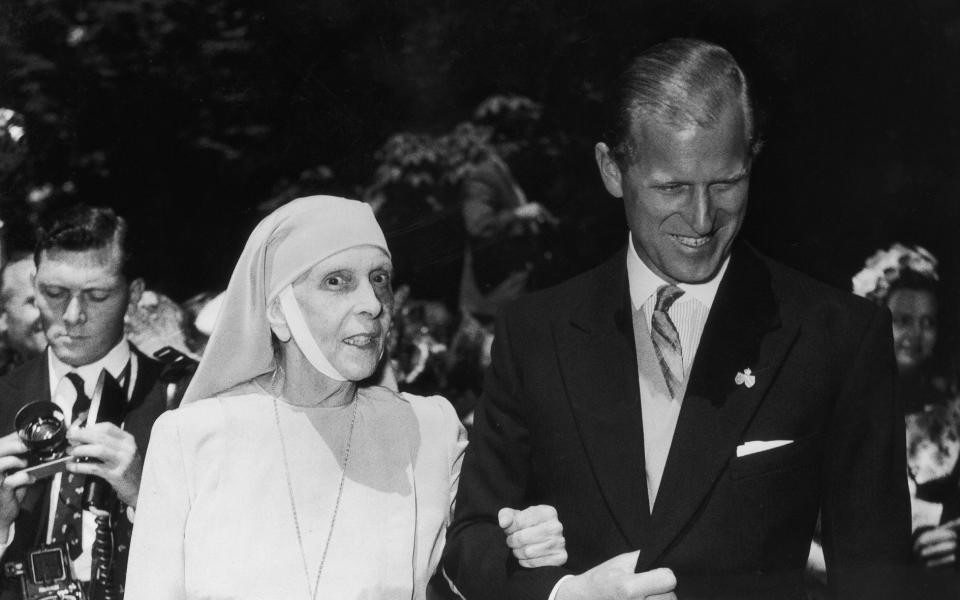  Prince Philip Of England And His Mother Princesse Alice Of Battenberg - Getty Images Contributor/Keystone-France