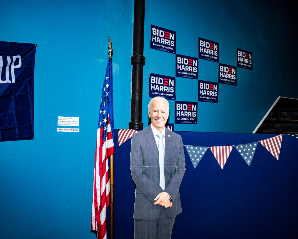 The different style of the campaigns—and of their supporters—was echoed in their Pennsylvania offices.<span class="copyright">Lorenzo Meloni—Magnum Photos for TIME</span>