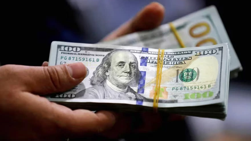 El dólar billete en el mercado libre es una de las opciones de resguardo ante la inflación y suba del tipo de cambio.
