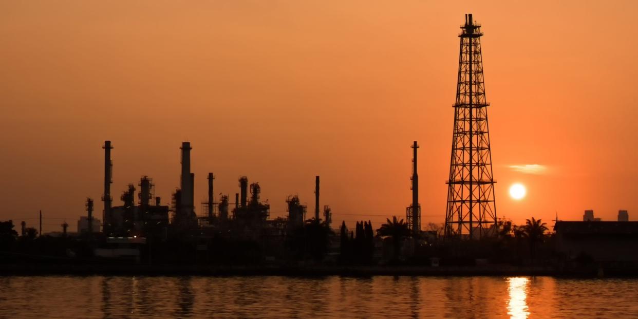 Saudi Arabia may flood the oil market next year