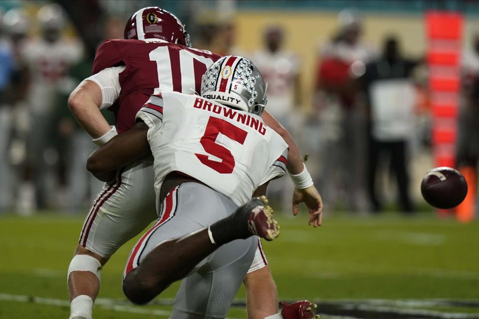 Ohio State's Baron Browning could be the highest drafted of a talented Buckeyes linebacker group. (AP Photo/Lynne Sladky)