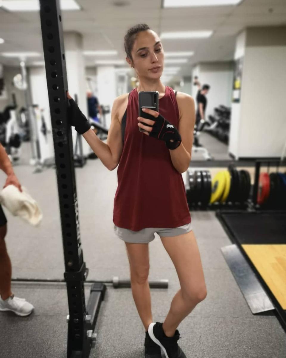 Gal Gadot takes a gym selfie