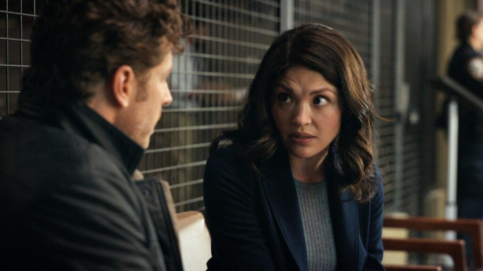 MANIFEST SEASON 04. (L to R) Josh Dallas as Ben Stone and Ellen Tamaki as Drea in Manifest Season 04. Cr. Netflix © 2022