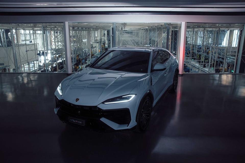 2025 lamborghini urus se