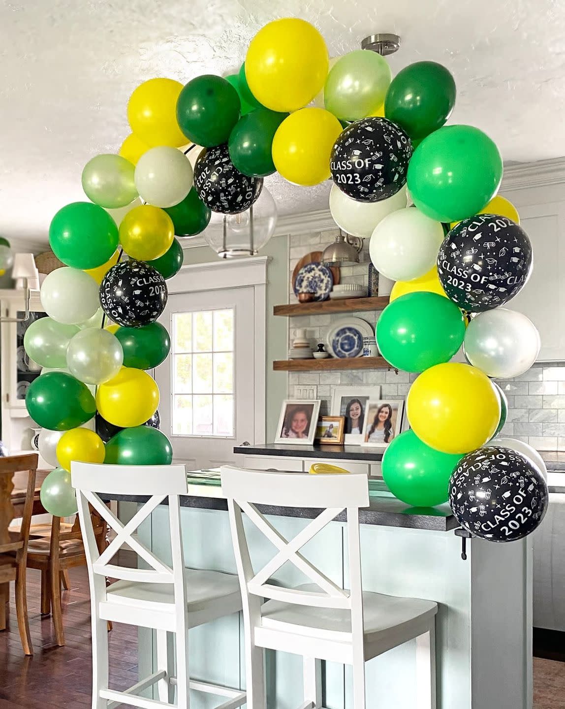 graduation party ideas balloon arch