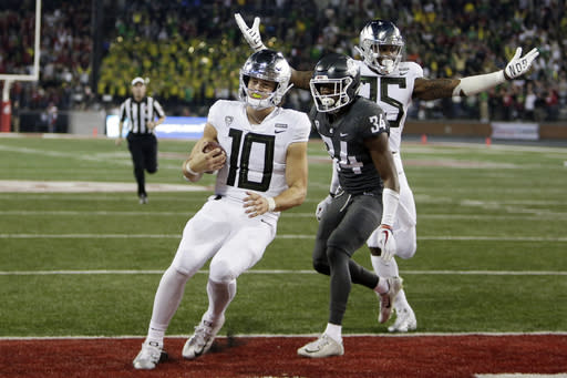 Oregon could still finish 10-2. (AP Photo/Young Kwak)