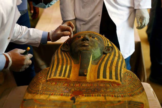 <p>Le ministère égyptien du Tourisme et des Antiquités a présenté samedi, au sud du Caire, 59 sarcophages qui ont ensevelis il y a plus de 2.500 ans.</p>