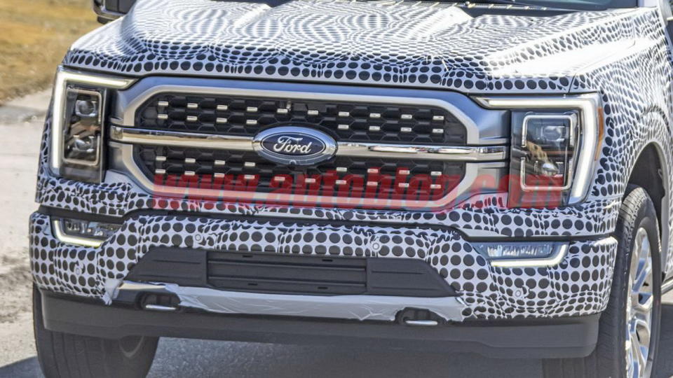 圖／2021 Ford F-150車頭配備全新設計的黑色網狀進氣格柵，中間橫向鋁質飾條頗有畫龍點睛效果。