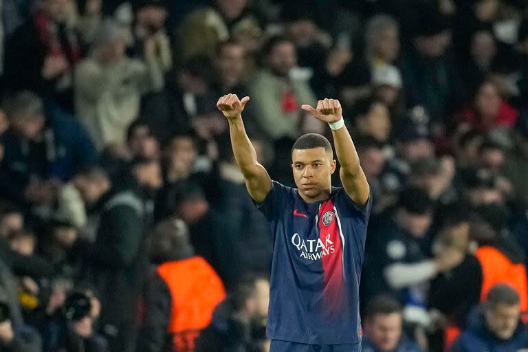 Kylian Mbappé será titular en Paris Saint-Germain