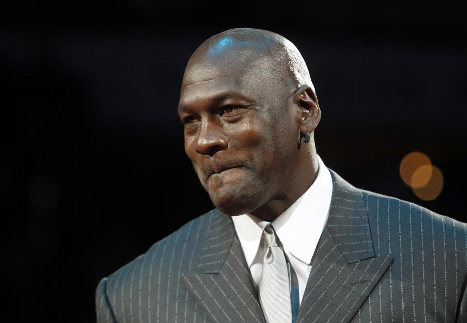 Michael Jordan al entrar al Salón de la Fama de la NBA en 2010. REUTERS/Chris Keane 