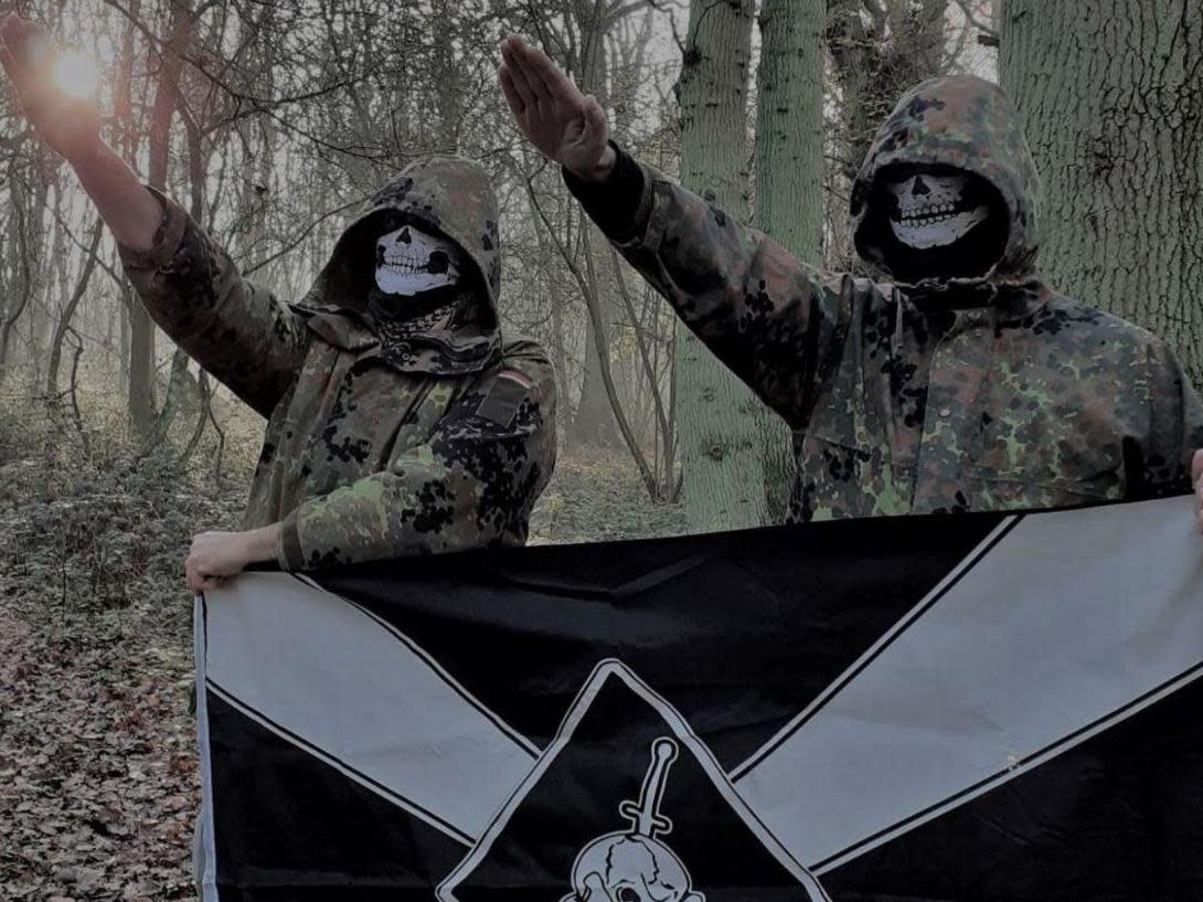 Two UK members of Feuerkrieg Division in a picture posted in an online chat (Eugene Antifa)