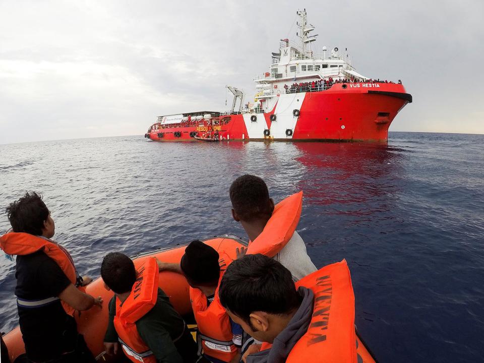 Migrants rescued by "Save the Children" NGO crew approach the ship Vos Hestia in the Mediterranean sea off Libya coast, June 18, 2017: Reuters