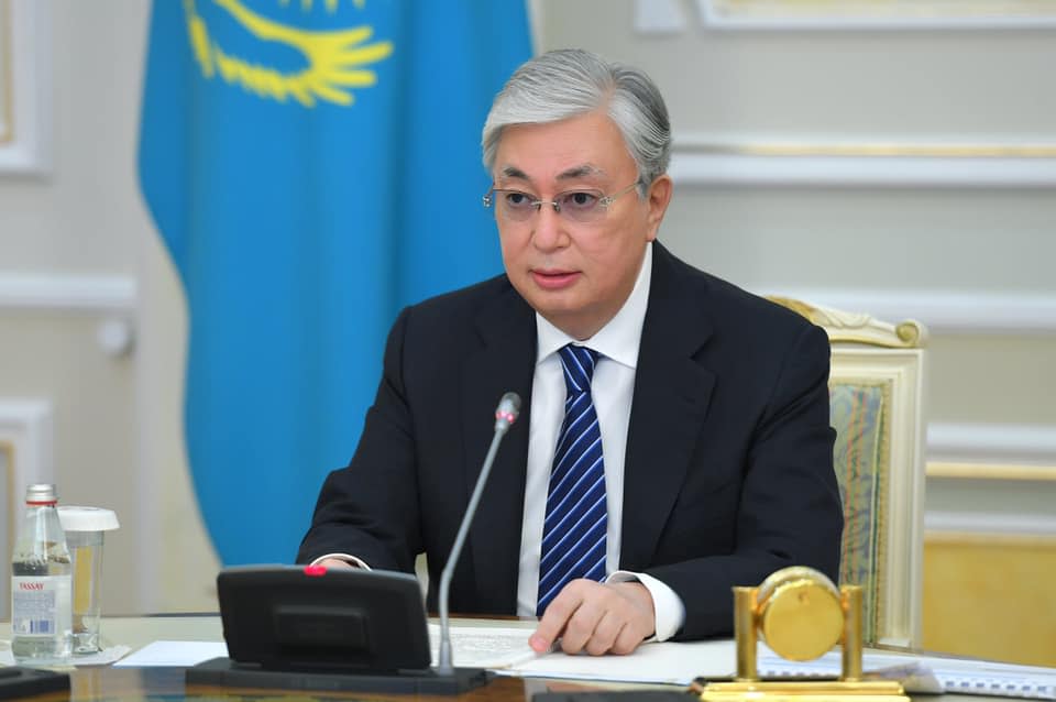 哈薩克總統托卡葉夫一向親中，迫於民意，簽署新法令禁賣土地給外國人。   圖：翻攝自哈薩克總統辦公室臉書
