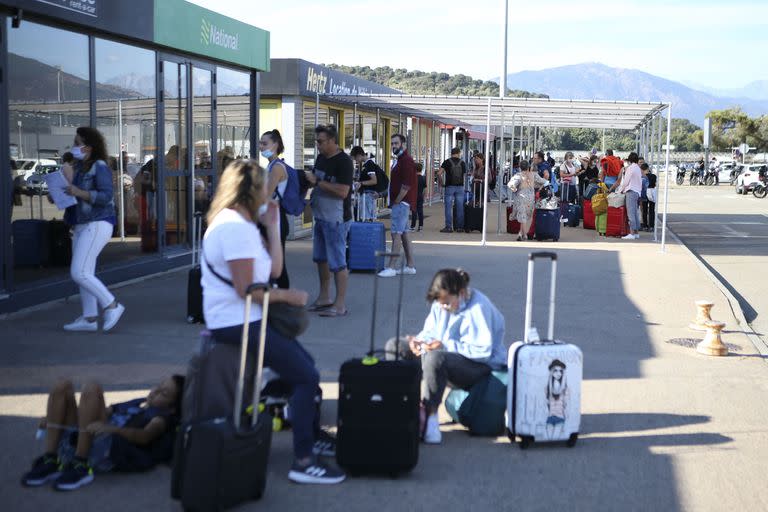 El aeropuerto de Ajaccio (Photo by Pascal POCHARD-CASABIANCA / AFP)