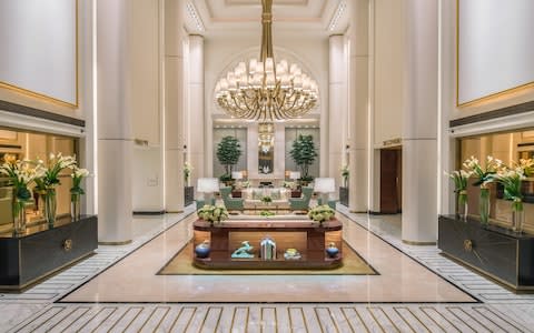 Waldorf Astoria Beverly Hills lobby