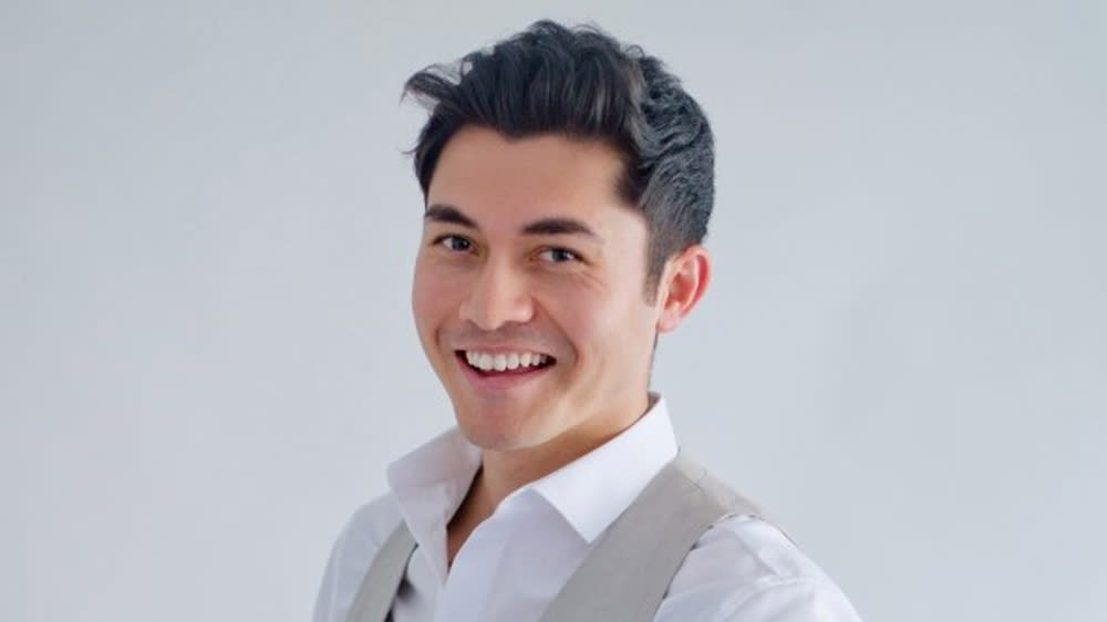 Crazy Rich Asians Star Henry Golding Joins Blake Lively Anna