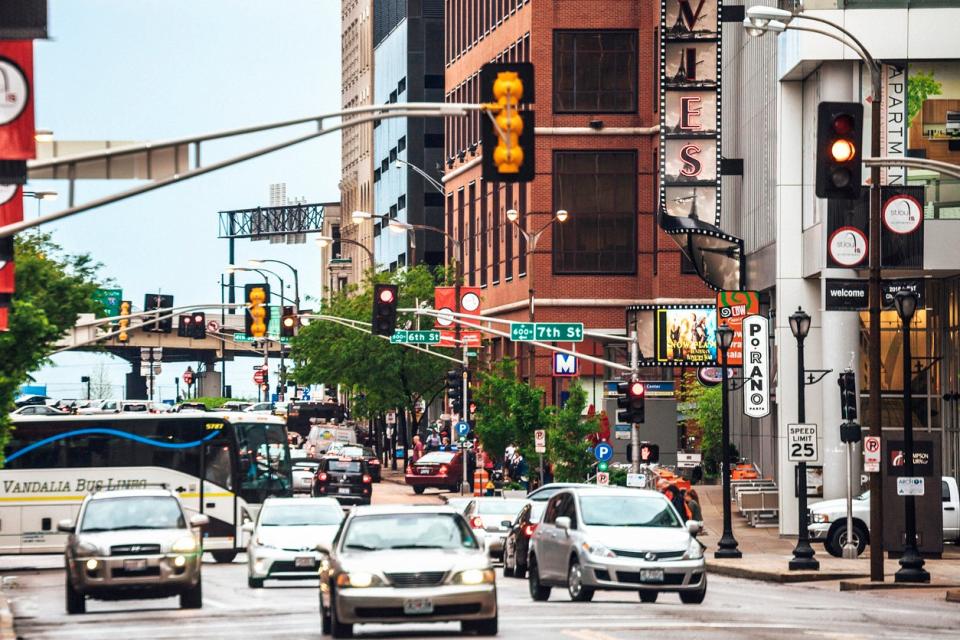 Street level view of st louis missouri