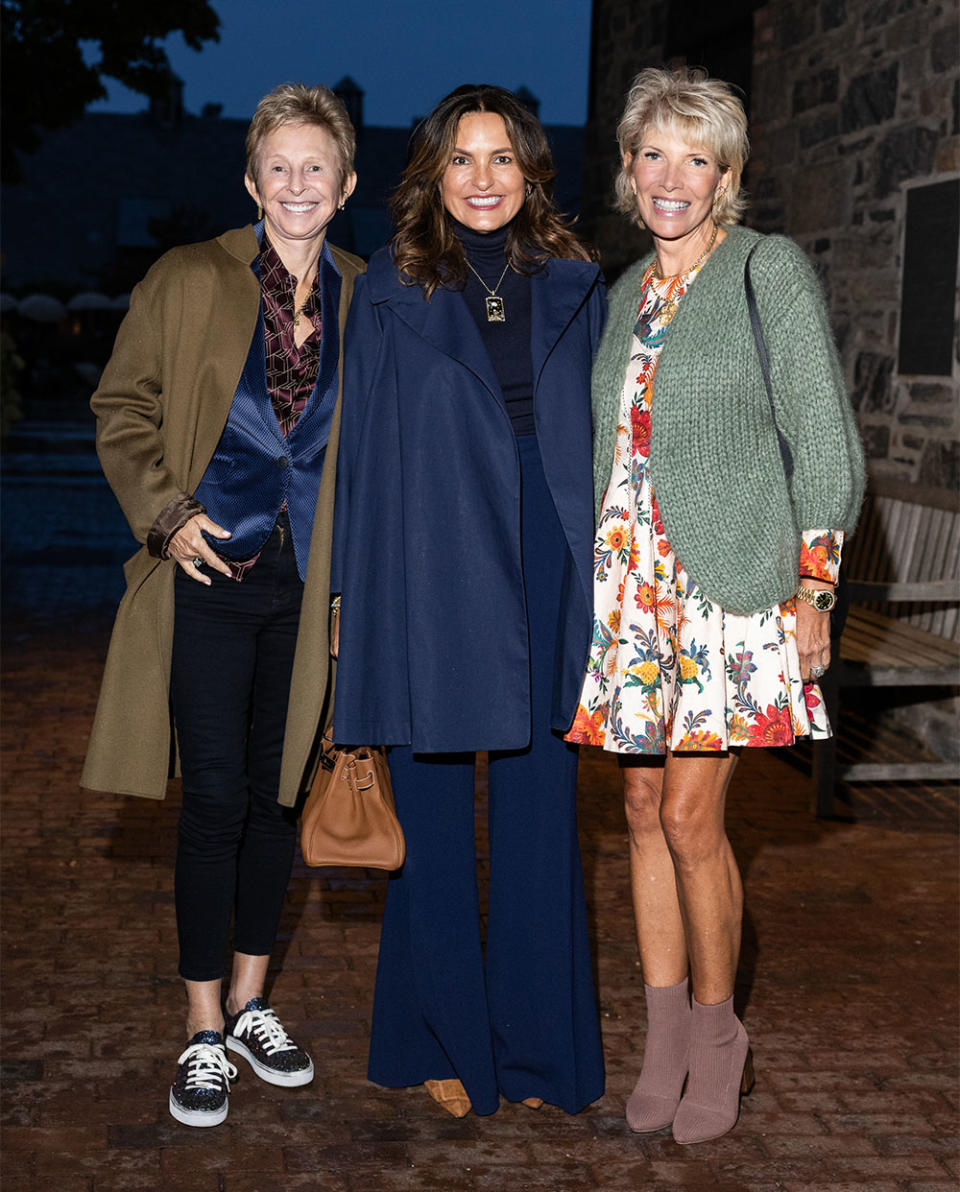 Lauran Bromley, Mariska Hargitay, Bunny Bromley at Kiss the Ground Dinner.