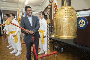 U.S. Congressman Ro Khanna rang the Bell of World Peace and Love and made a wish “to have good relations with all countries working on climate” during a town hall meeting in Sunnyvale, California on August 28, 2022. (AP Images)