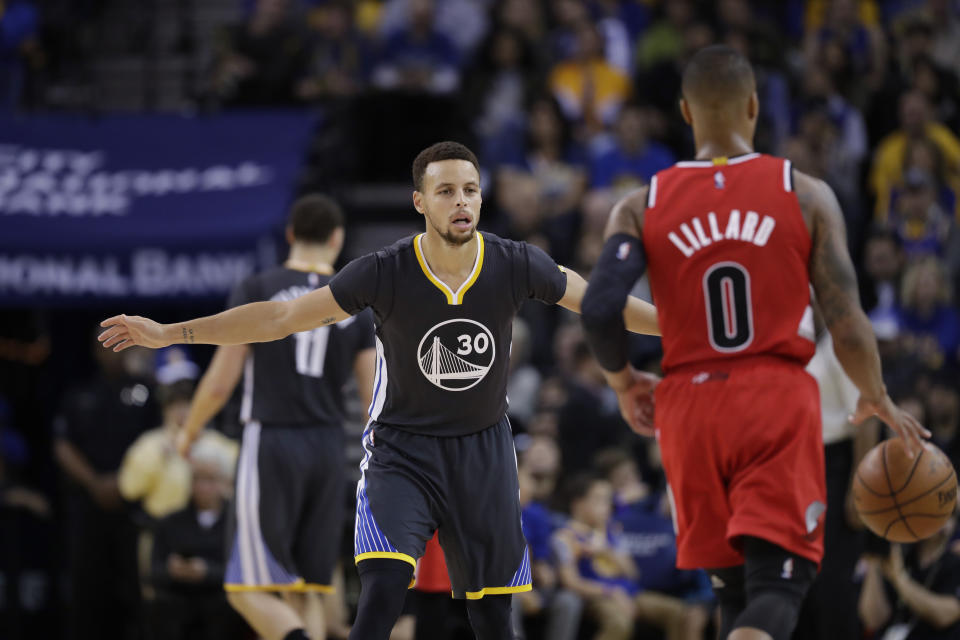 Stephen Curry and the Warriors await the Trial Blazers. (AP)