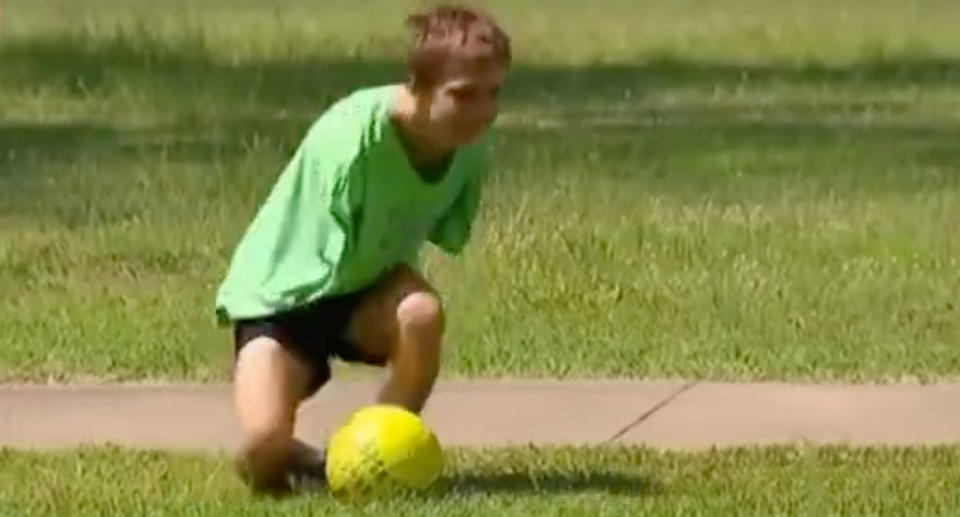 Jordan Hann, 16, wants to get a learner licence and is determined to hit the road despite being born with no arms. Source: 7 News