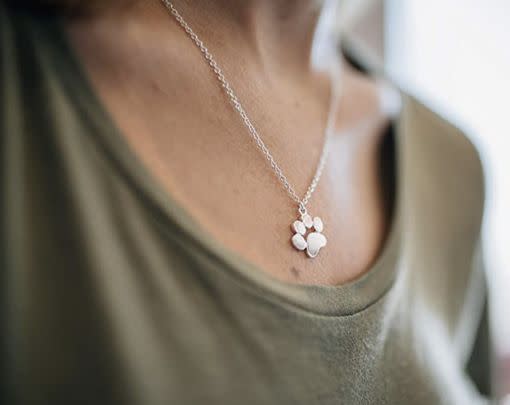 This cute paw print necklace