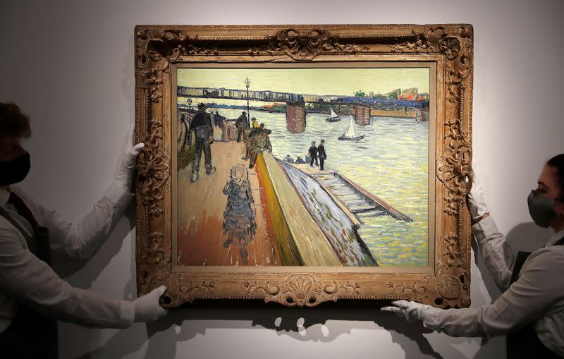 Obras de arte expuestas antes de la temporada de ventas nocturnas de Christie's en Nueva York, en Londres