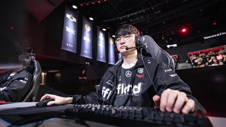 A few days after returning from his arm injury, Faker faces an online death threat. (Photo: Riot Games)