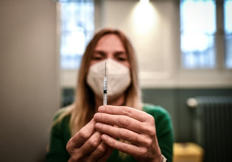 Dans un centre de vaccination à Paris. - STEPHANE DE SAKUTIN © 2019 AFP