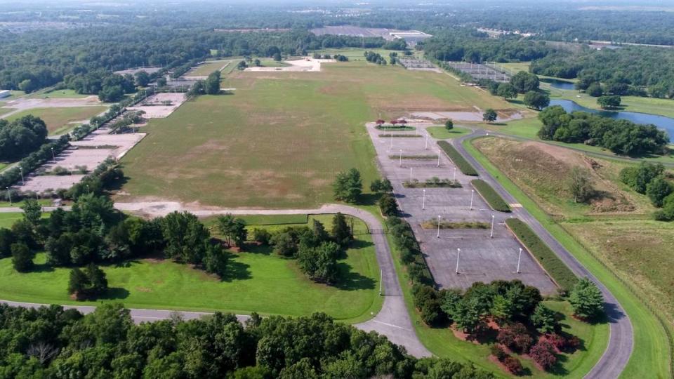Eli Lilly, a global pharmaceutical giant, plans to invest $1 billion in a new manufacturing plant at The Grounds at Concord – site of the former Philip Morris plant.