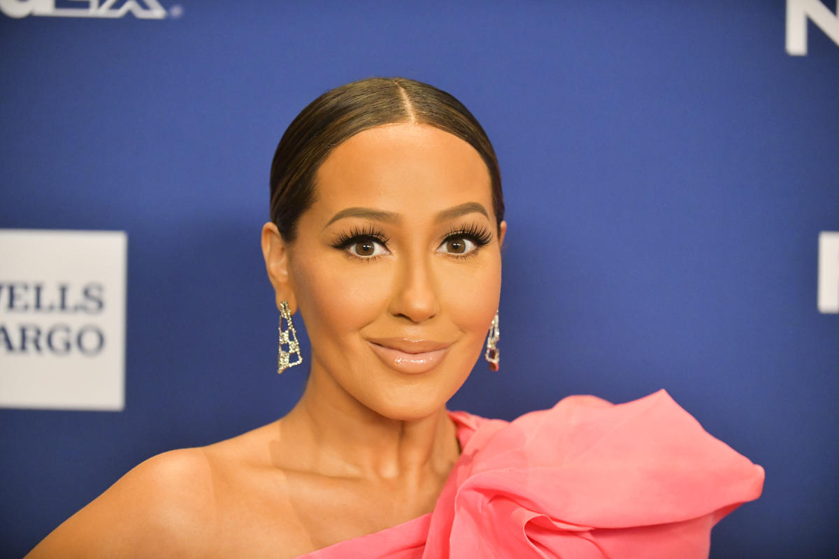 adrienne-bailon-helped-her-surrogate-deliver-newborn-son-in-home-birth