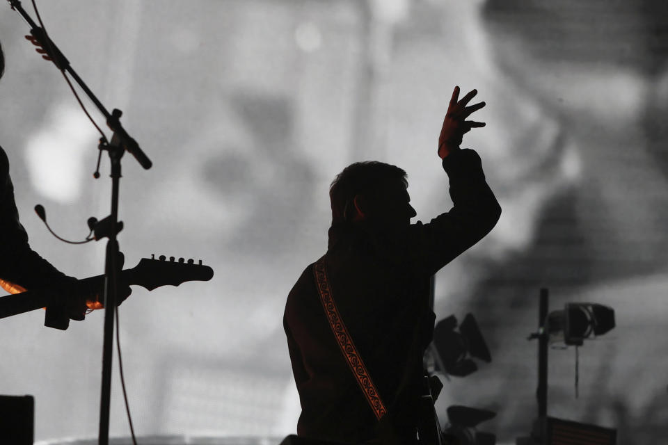 Caleb Followill de la banda estadounidense Kings of Leon durante su presentación en el Festival Vive Latino en la Ciudad de México el domingo 17 de marzo de 2024. (Foto AP/Ginnette Riquelme)