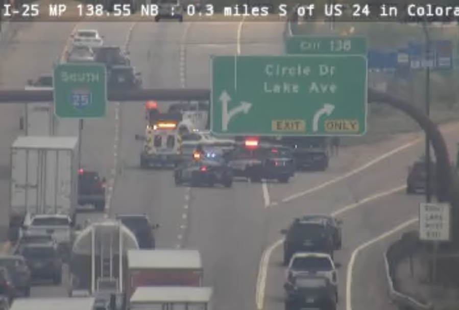 Southbound I-25 down to one lane at Circle Drive