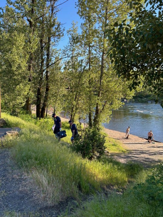 Multnomah County Sheriff's Office and Corbett Fire District respond to a river rescue at Sandy River. May 10, 2024 (courtesy Multnomah County Sheriff's Office).