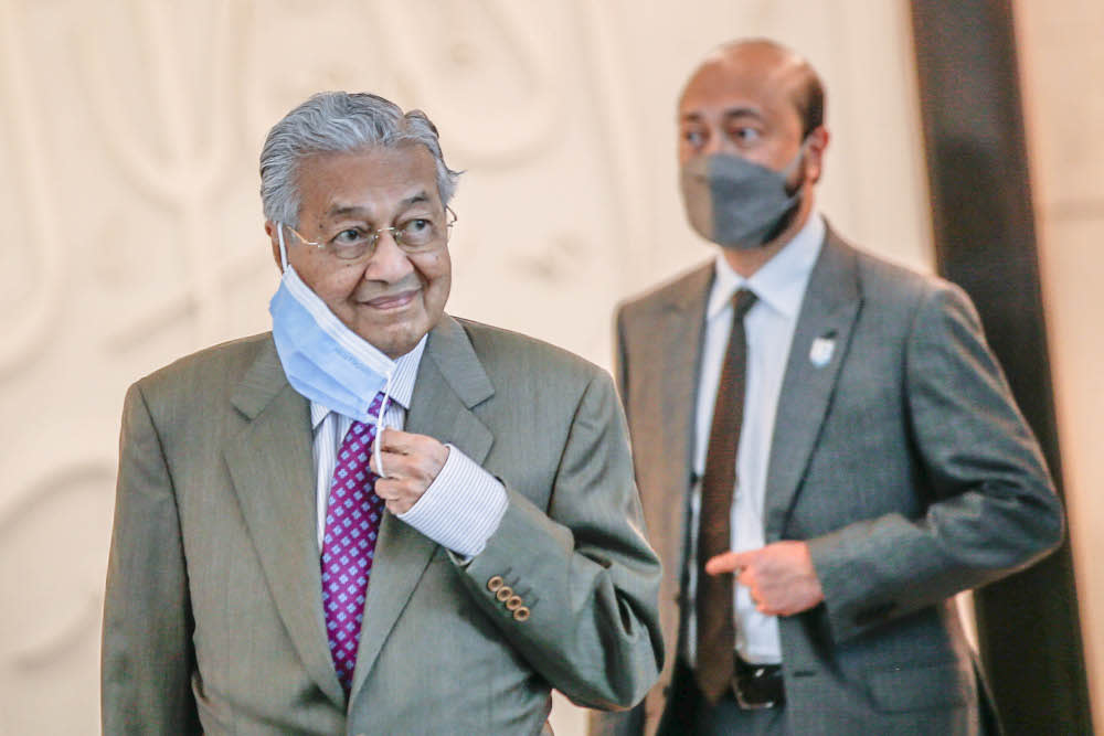 Tun Dr Mahathir Mohamad claimed several businessmen from the Chinese community had complained about the political secretary’s ‘arrogance’ to him as he was the head of the PH administration back then. ― Picture by Hari Anggara