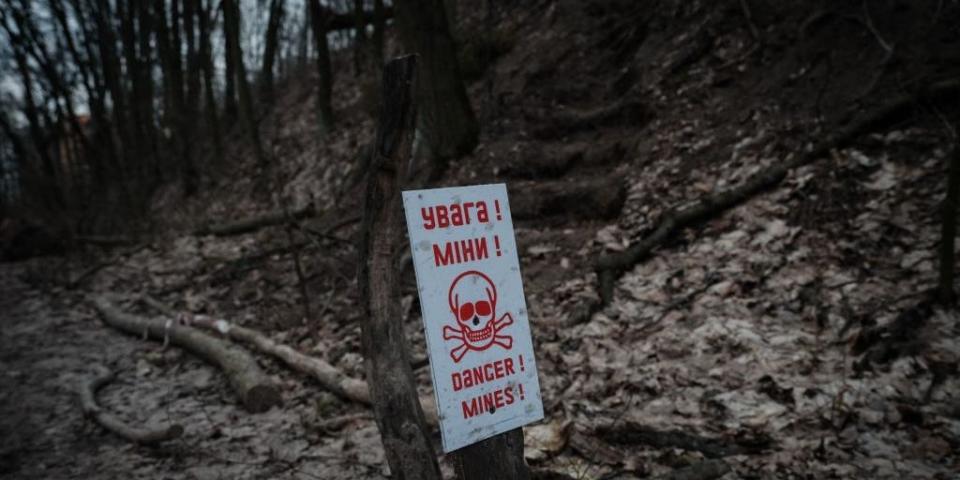 Ukrainian landmine warning