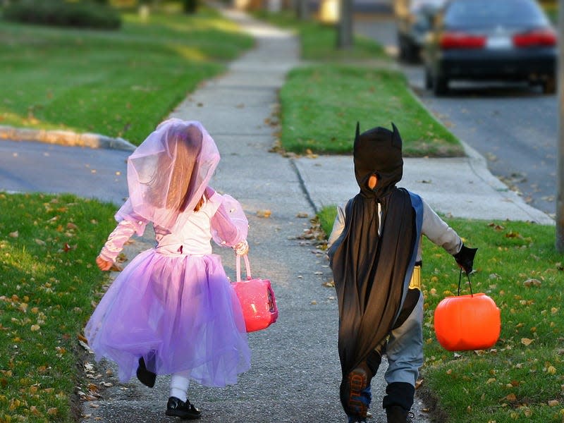 kids halloween trick or treat