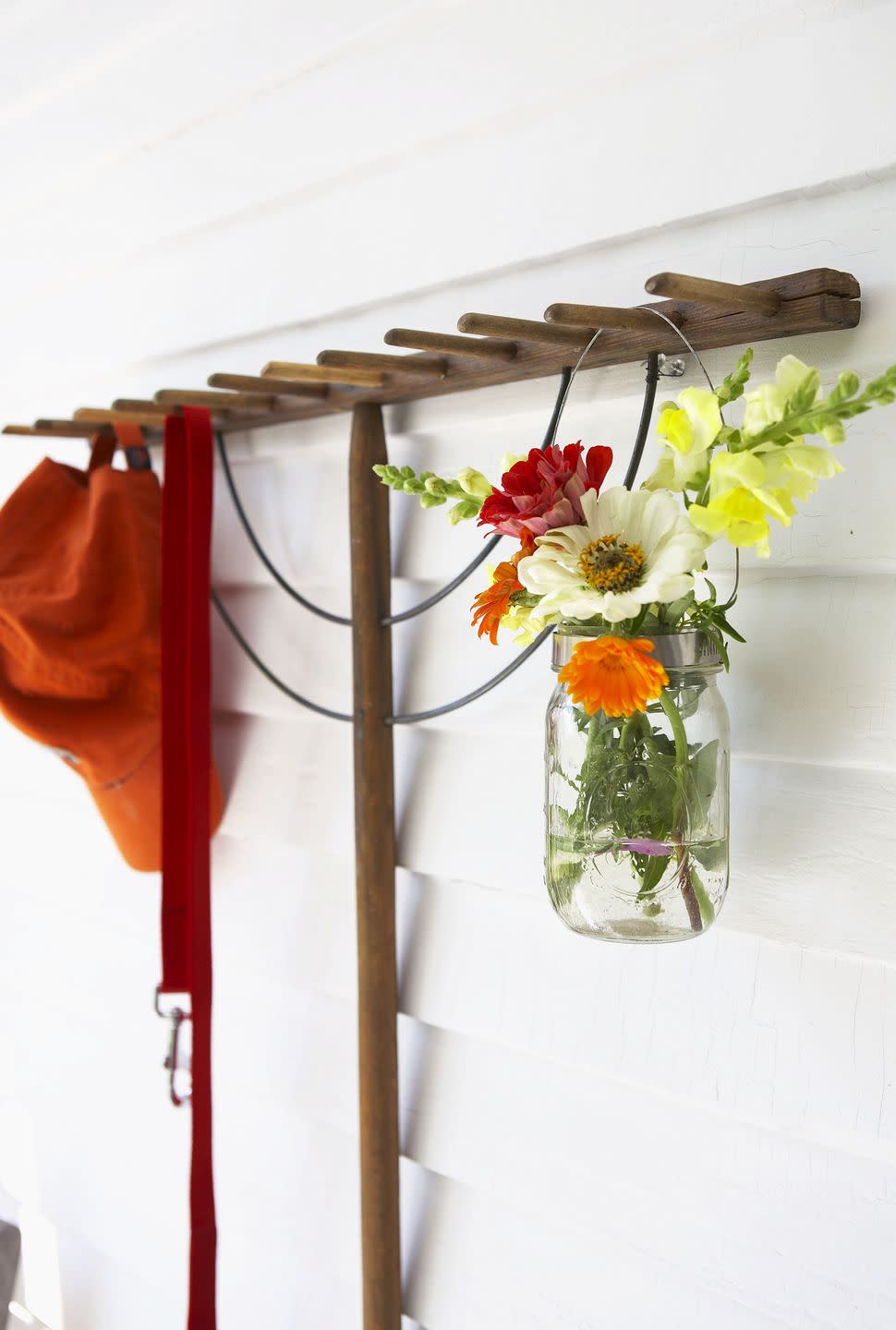 Shelf, Twig, Flower, Table, Plant, Branch, Floral design, Textile, Furniture, Room, 