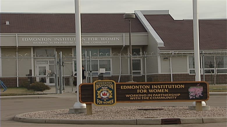 Tensions mounting at overcrowded Edmonton women's prison, national advocacy group warns