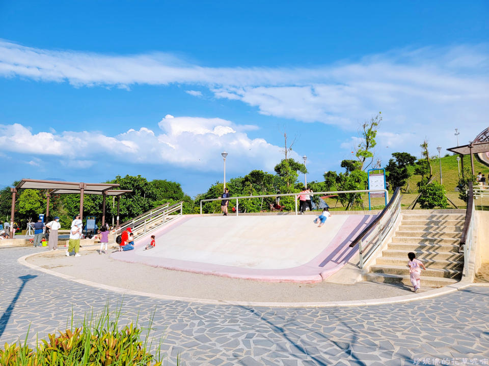 新北｜八里十三行文化公園 兒童遊戲場