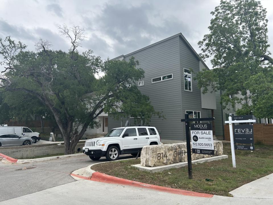 'For sale' signs pop up in the third phase of North Bluff. (Credit: Steven Apodaca, homeowner and member of North Bluff HOA.)